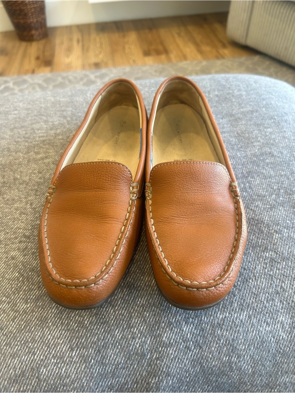 Rockport Classic womans Tan Leather Slip-On Loafers.
